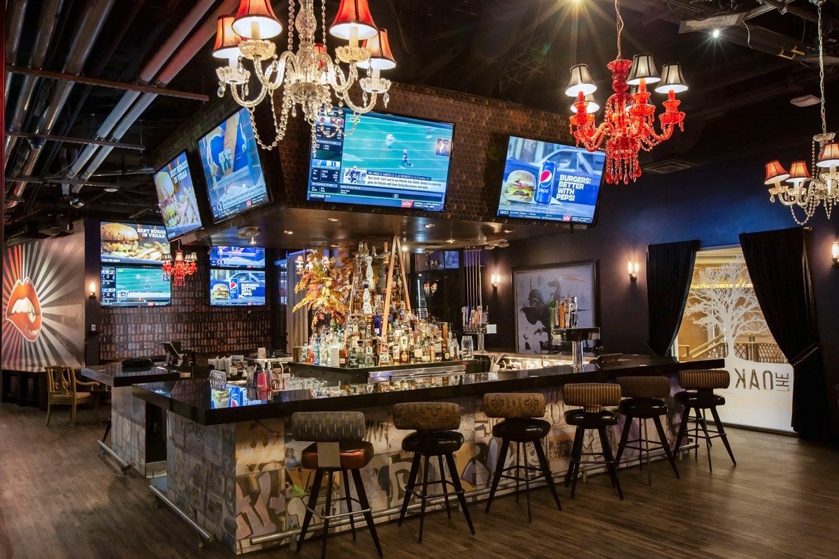 Rockhouse Sports Bar Live Music The Venetian Resort Las Vegas Oak Room Bar 1 1200x800