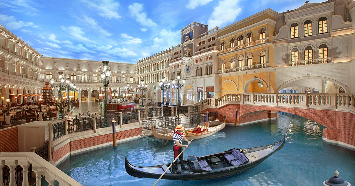 fløde Suradam bison Indoor & Outdoor Gondola Rides | The Venetian® Las Vegas