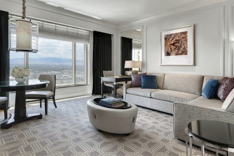 Luxury King Suite