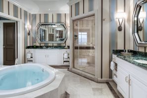 Grand One Bedroom Suite Bath