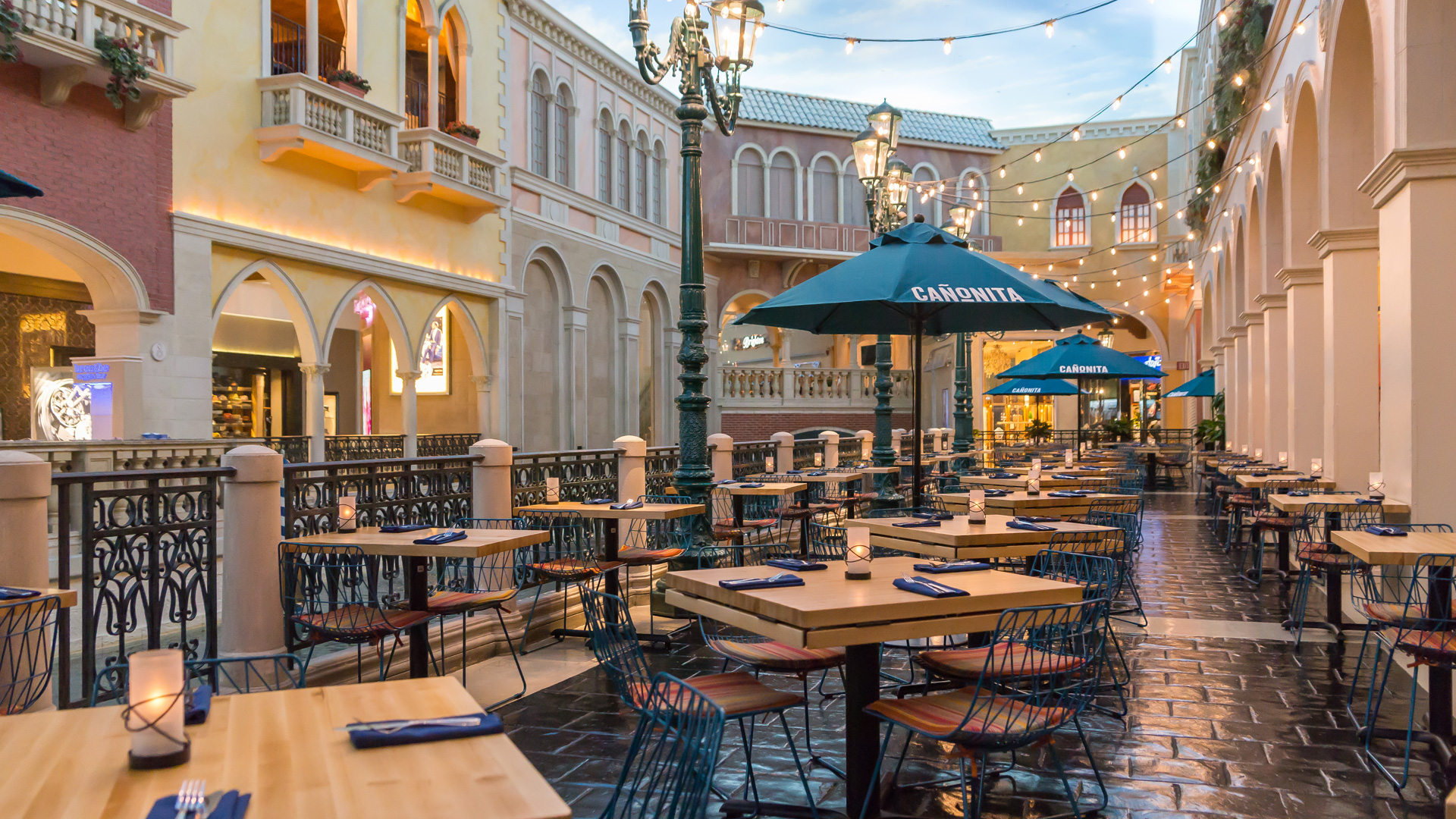 patio-dining-the-venetian-resort-las-vegas